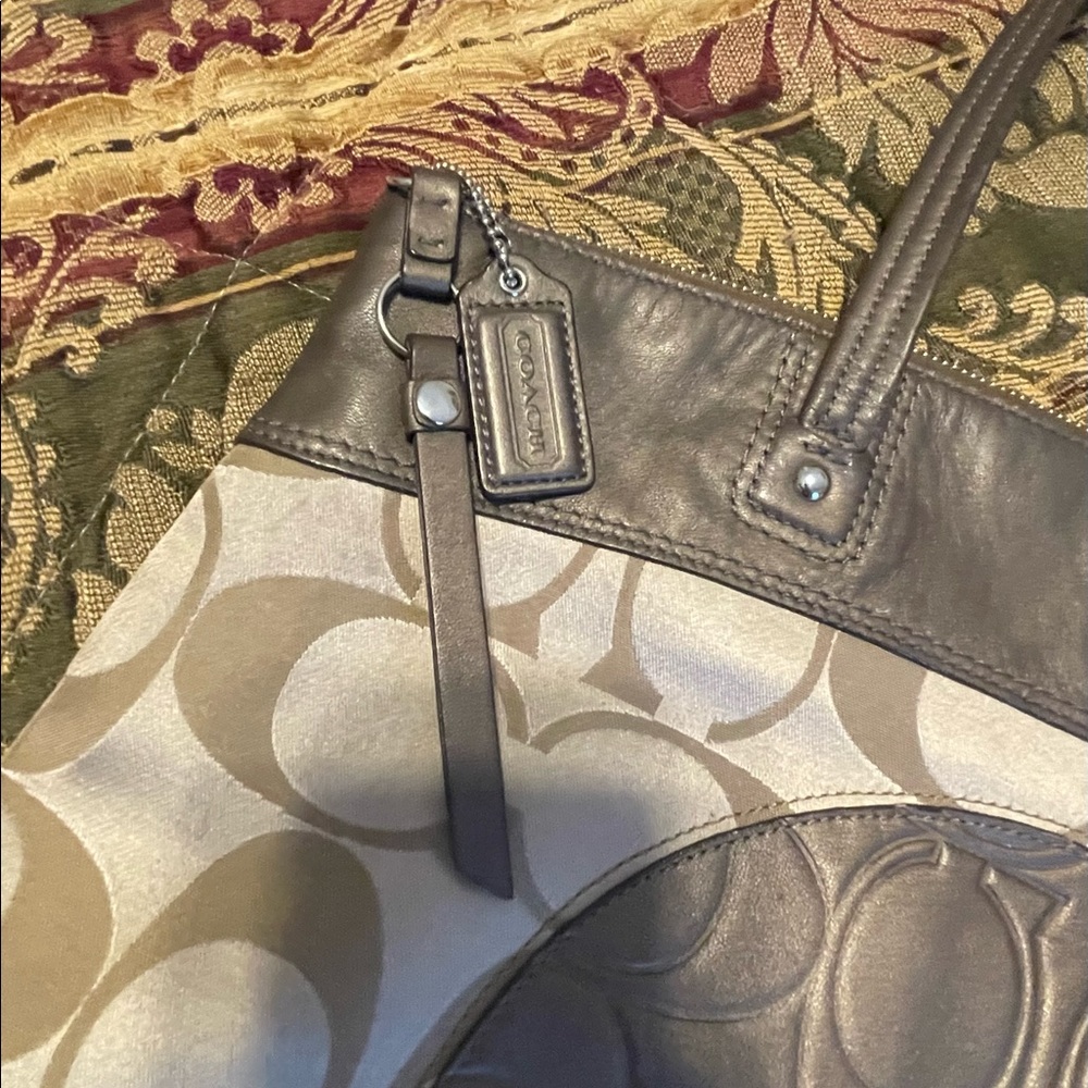 Coach Handbag - Picture 6 of 12